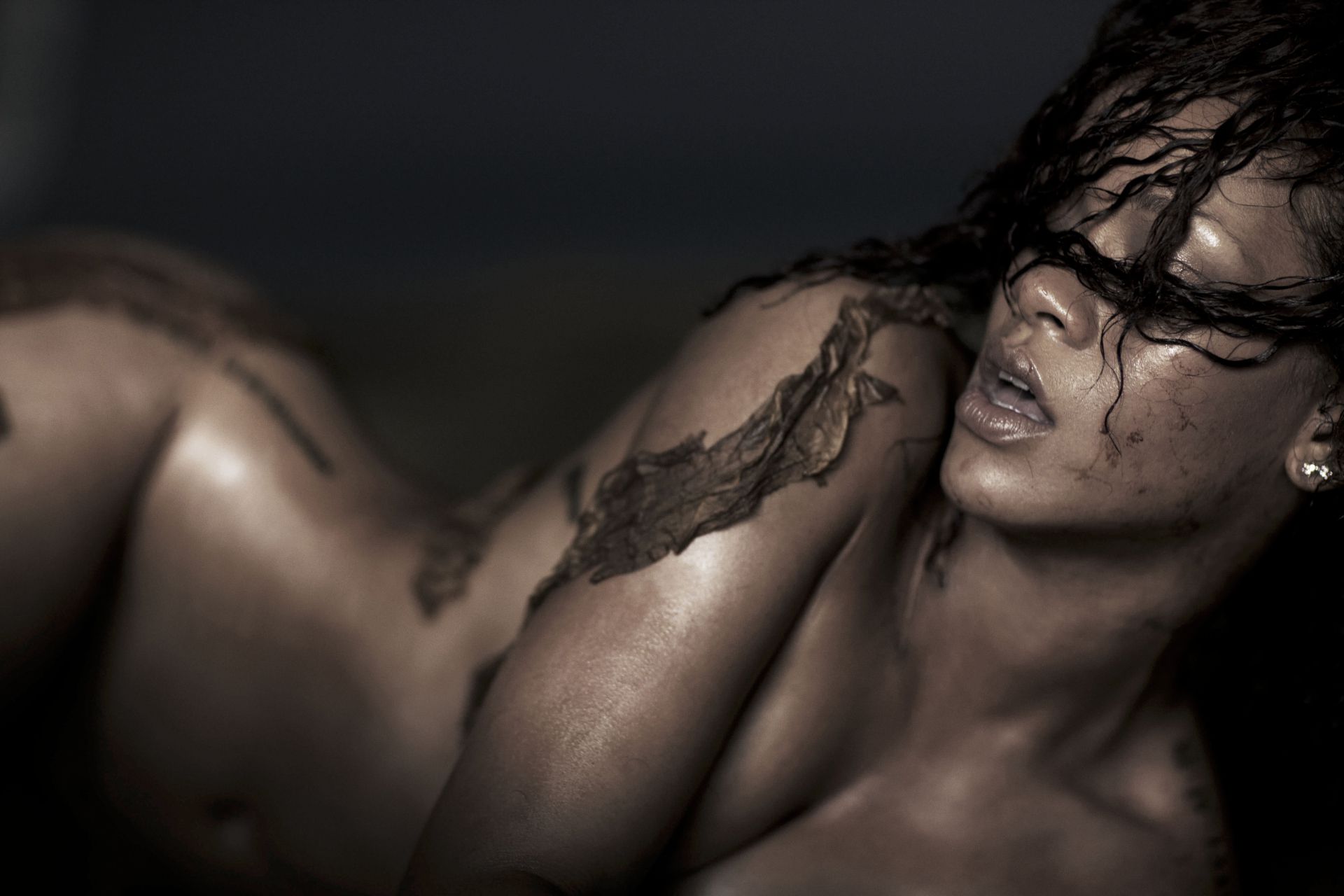 donna finnie recommends Rihanna Photoshoot Nude