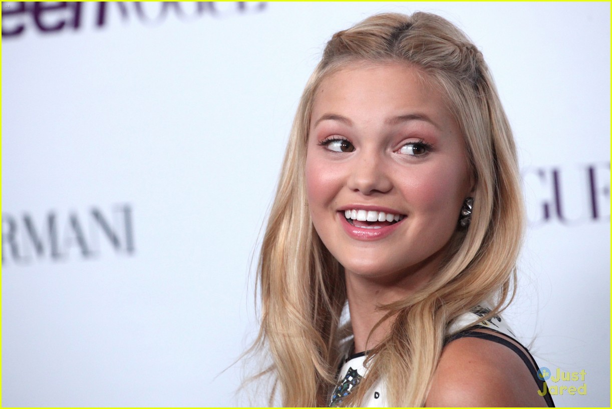 alice borg share olivia holt naked photos