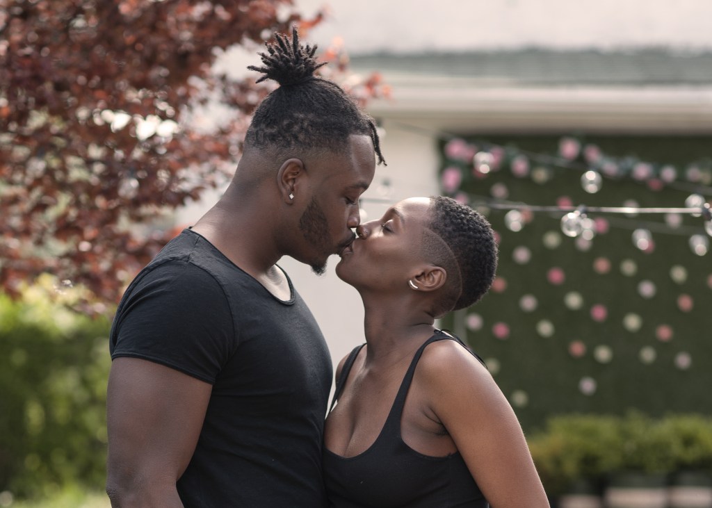 black couples kissing