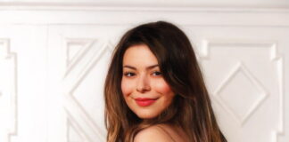 aaron kayser recommends Miranda Cosgrove Ass