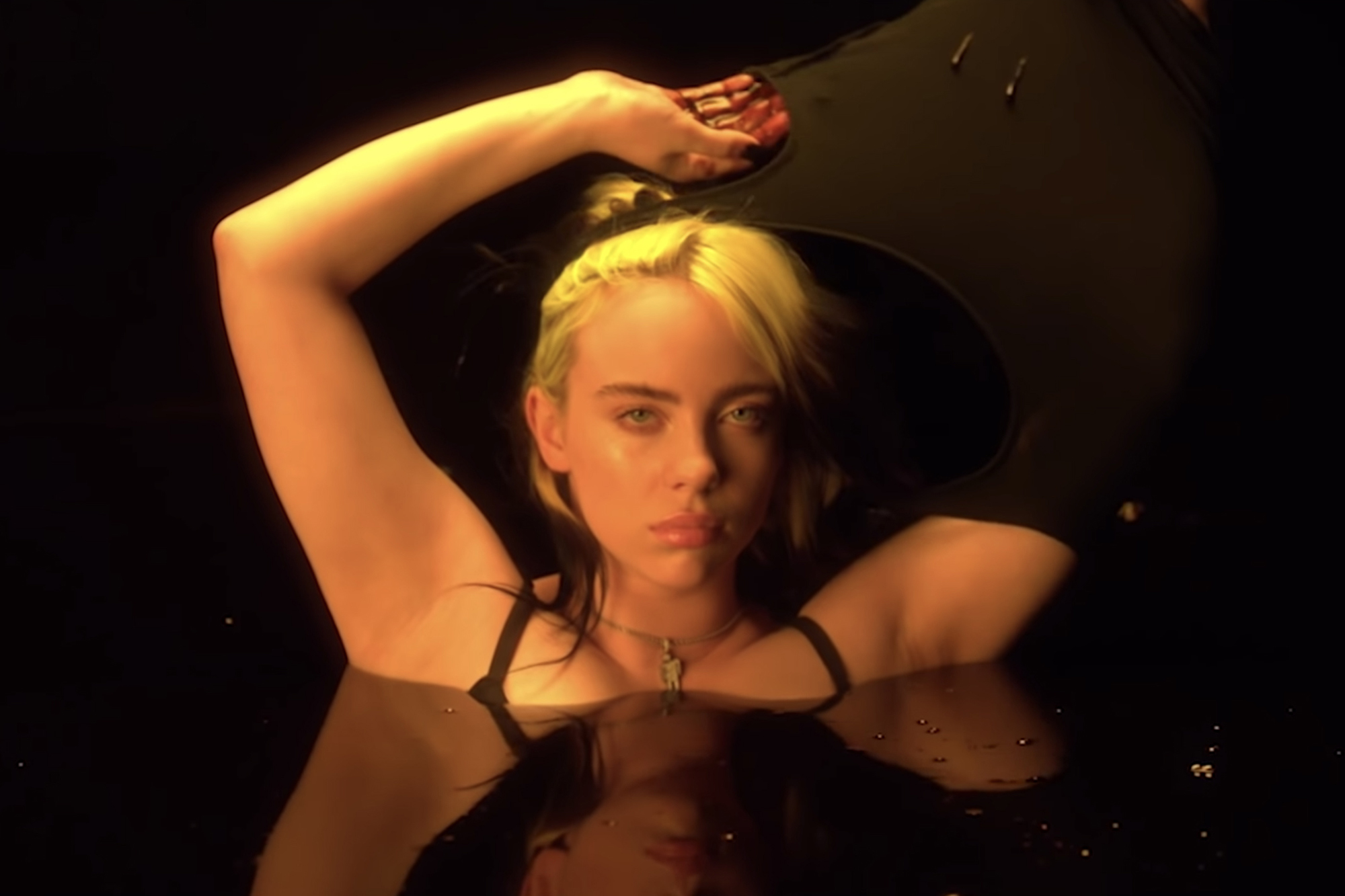 dale close add billie eilish thicc photo