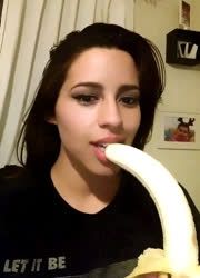 chelsea vancleave share deep throating banana photos