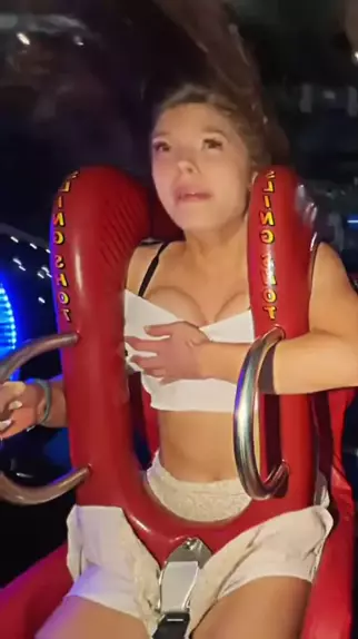 axel mclean recommends slingshot ride titties pic