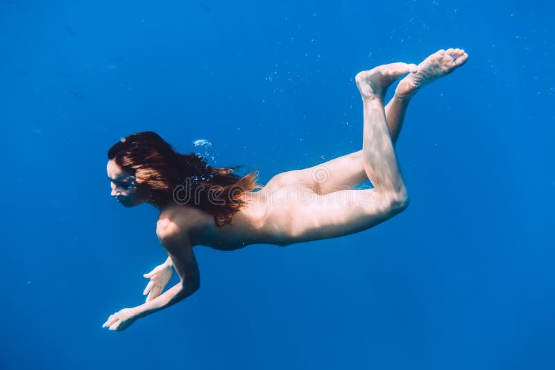 corbin roe recommends Naked Women Underwater