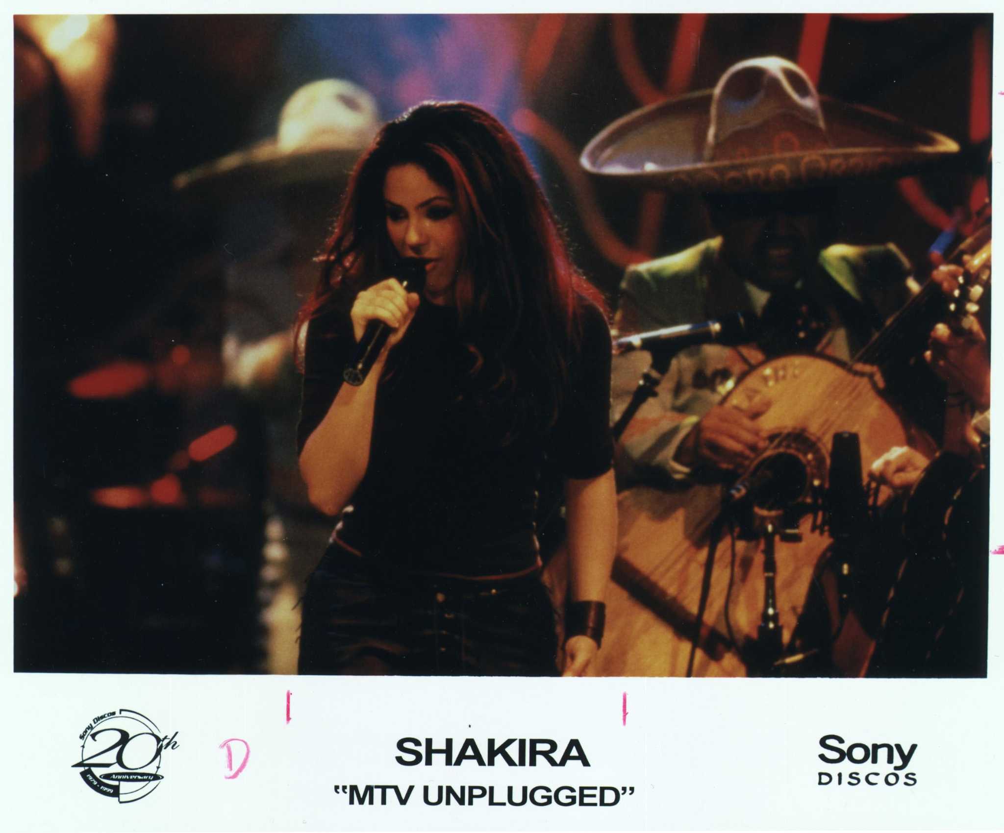 dora stokes recommends shakira brunette pic